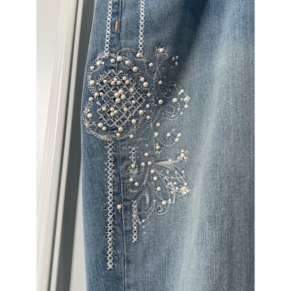 Lane Bryant Embroidered Embellished Girlfriend Crop Jean Size 24 Blue Light Wash - Picture 6 of 9